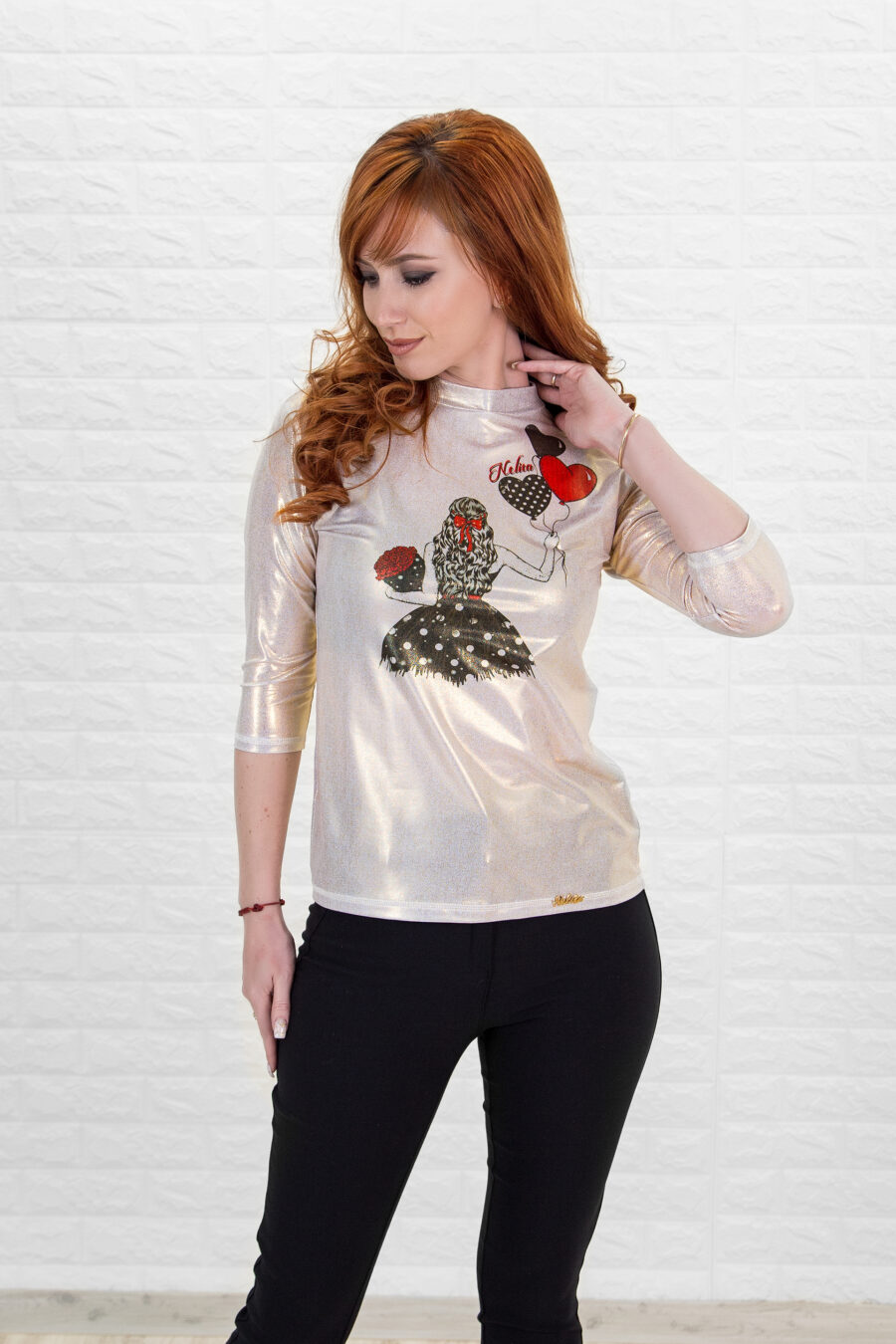 Дамска блуза със златист дизайн 3464/1092