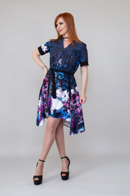 Дамска рокля с принт пеперуда