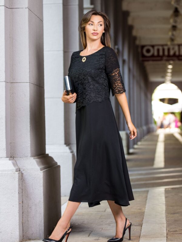 Красива черна ефирна рокля