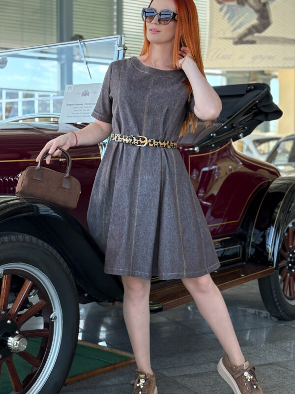 Рокля от ефектен деним