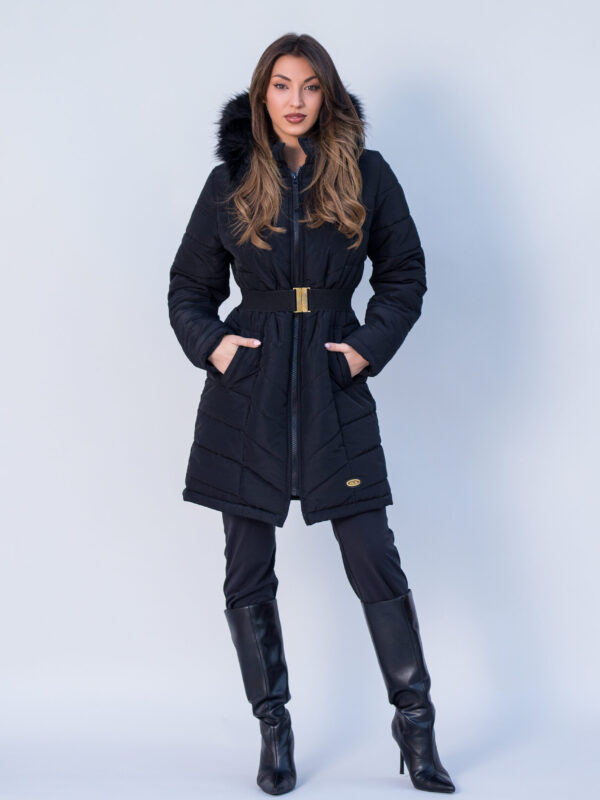 Стилно яке с качулка в черно