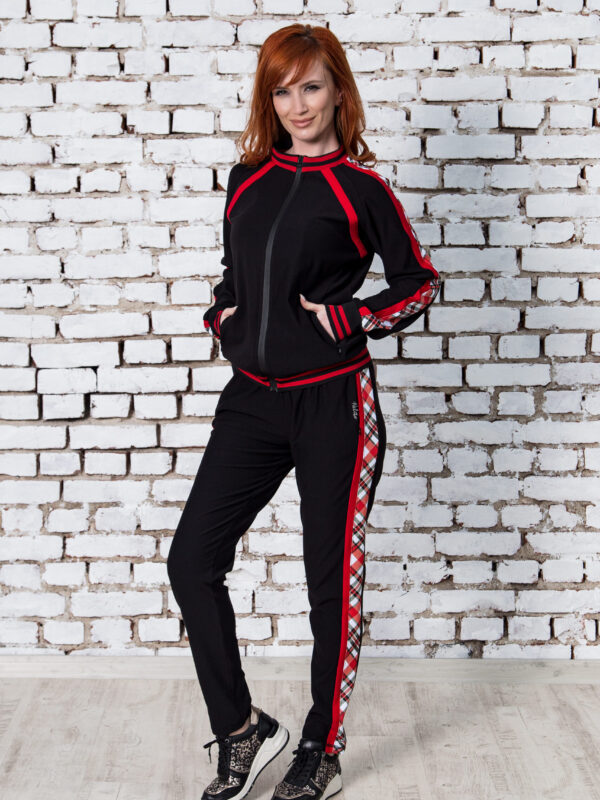 Дамски спортен комплект с кант