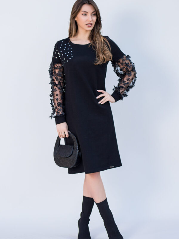 Дамска черна рокля с ръкав
