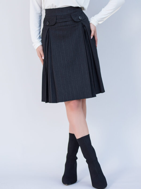 Елегантна пола с плисета