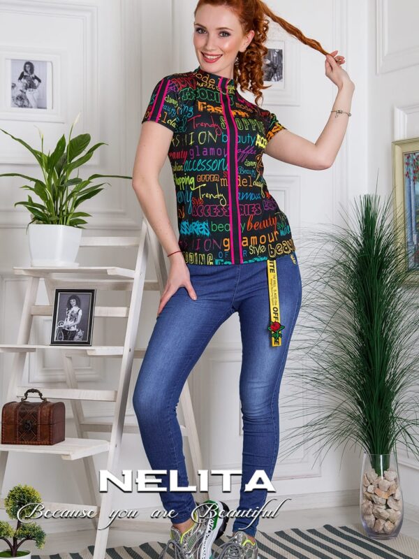 Спортно-елегантна блуза NELITA с дизайнерски модерен принт