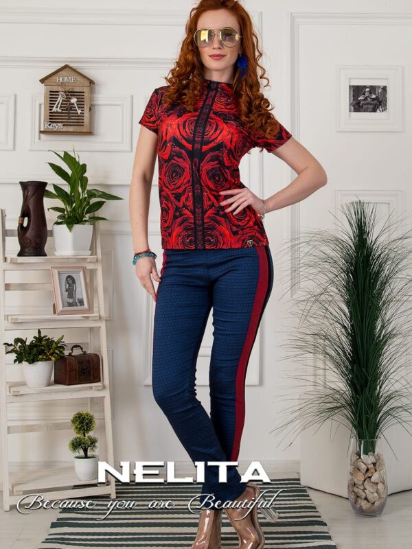 Спортно-елегантна блуза NELITA с принт рози