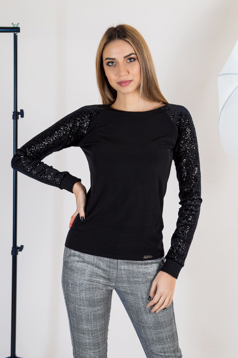 Спортно-елегантна блуза NELITA с пайети на ръкавите 2941/1152A