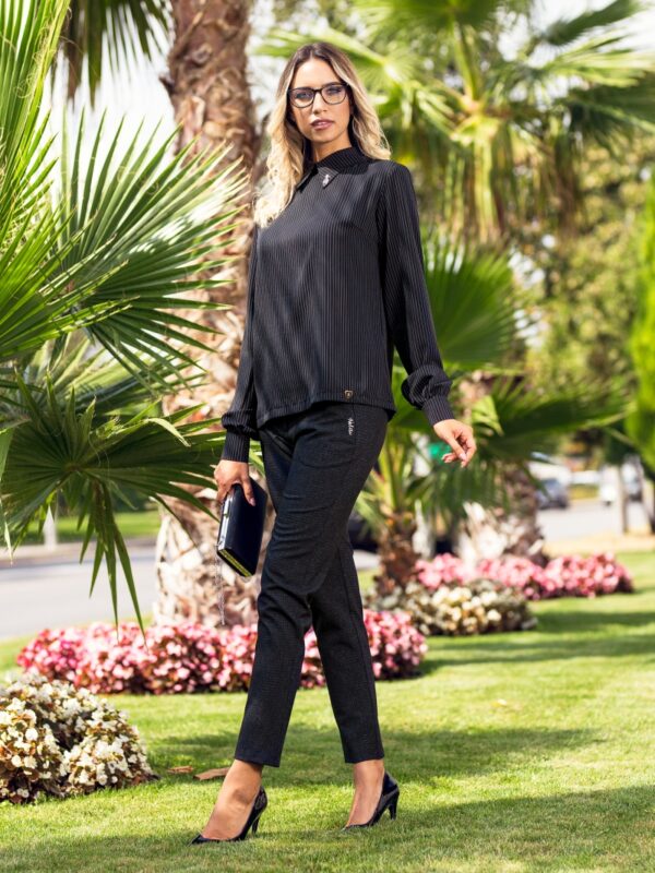 Елегантна риза NELITA в черно с райе